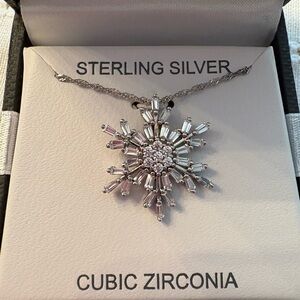 NWT ✨Sterling Silver Snowflake Necklace
